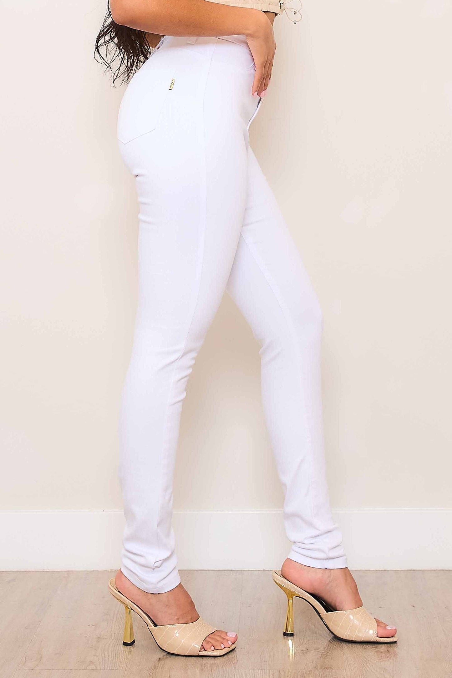 Laila White Skinny Jeans (Re-Stock Arrives-1-11)