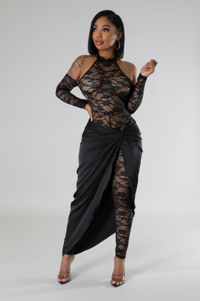 Gezelle Black Lace Set (Pre Order Arrives 1/25)